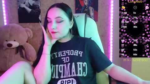 Snapshot of m_e_l_i_s_s_a_ chatting on 02.25.25 Melissa online show from 02.25.25