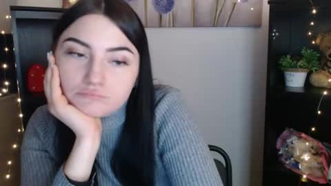 Snapshot of m_i_k_i_ chatting on 01.19.26 m_i_k_i_ online show from 01.19.26