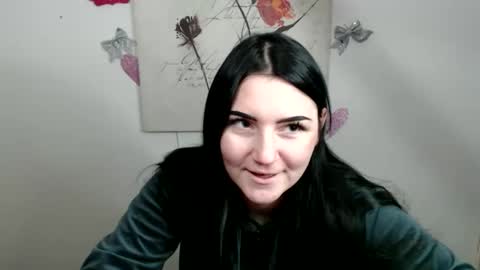 Snapshot of m_i_k_i_ chatting on 02.25.26 m_i_k_i_ online show from 02.25.26