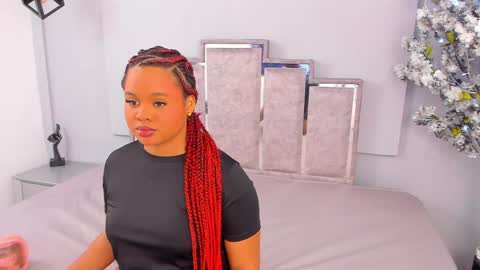 Snapshot of maaracooper chatting on 01.11.25 Maraacooper online show from 01.11.25