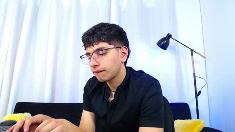 Max online show from 04.21.26