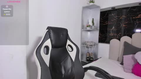 Snapshot of maazikeen chatting on 11.05.25 Mazikeen online show from 11.05.25