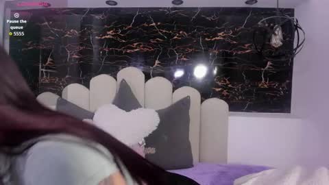 Snapshot of maazikeen chatting on 11.14.25 Mazikeen online show from 11.14.25