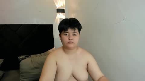 Snapshot of mabuhay_lyn chatting on 02.08.25 mabuhay_lyn online show from 02.08.25