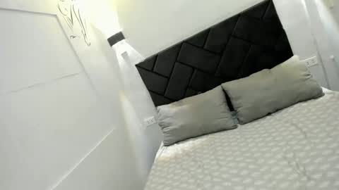 Snapshot of mabuhay_lyn chatting on 11.11.25 mabuhay_lyn online show from 11.11.25