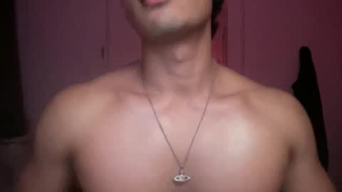 Snapshot of mac_cain chatting on 10.08.25 Maccain online show from 10.08.25