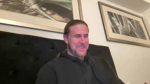 Snapshot of mac_drew chatting on 03.08.25 mac_drew online show from 03.08.25