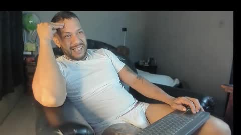 Snapshot of machohandsome chatting on 02.19.25 Javier papichulo master how do you want online show from 02.19.25