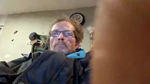 Snapshot of mackdog1369 chatting on 02.17.25 mackdog1369 online show from 02.17.25