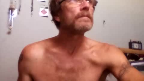 Snapshot of mackdog1369 chatting on 10.19.25 mackdog1369 online show from 10.19.25