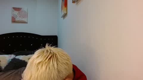 Snapshot of mackenziemoon chatting on 02.07.26 Noah Askew online show from 02.07.26