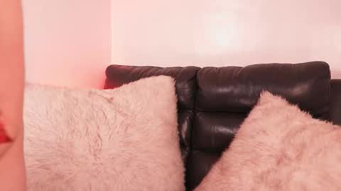 Snapshot of mackenziemoon chatting on 02.25.26 Noah Askew online show from 02.25.26