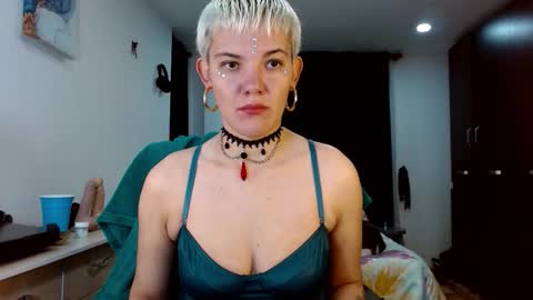 Snapshot of mackenziemoon chatting on 03.01.26 Noah Askew online show from 03.01.26