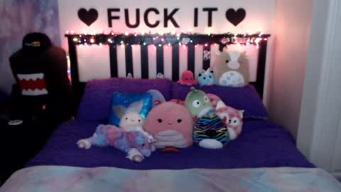 Mackenzie Wolfe online show from 12.18.24