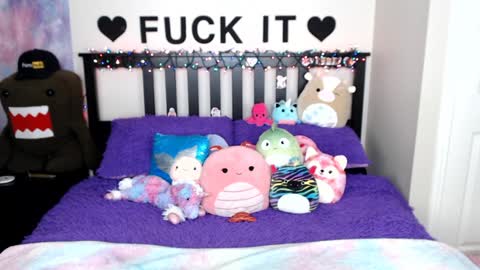 Mackenzie Wolfe online show from 12.24.24