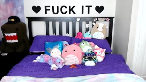 Mackenzie Wolfe online show from 02.25.25