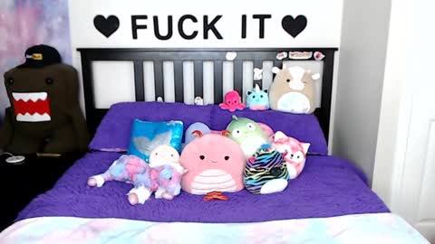 Mackenzie Wolfe online show from 03.05.25