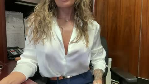 madame_andi online show from 06.17.26