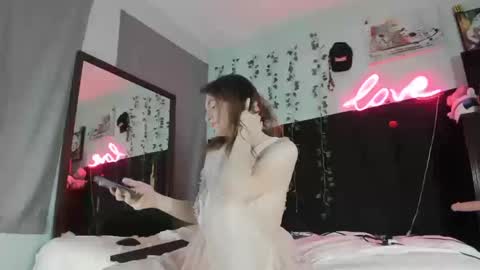 Maddi Avalon online show from 10.18.25