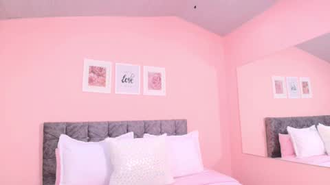 Snapshot of maddie_beauty chatting on 09.18.25 Maddie online show from 09.18.25