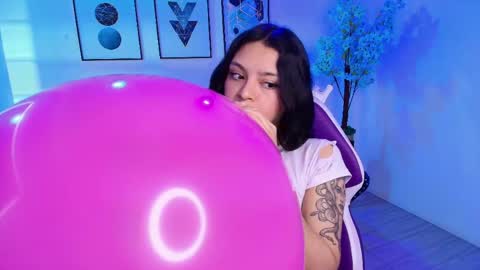 maddie_t18 online show from 05.12.26