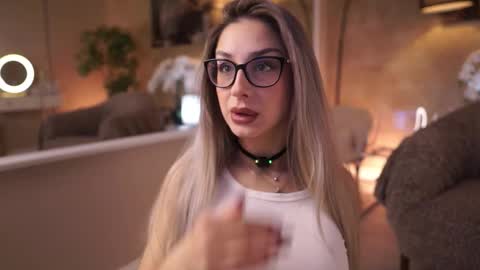 Snapshot of maddiebryggs chatting on 03.04.26 Maddie online show from 03.04.26