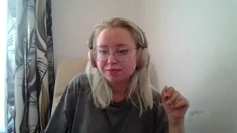 Snapshot of maddiesexygirl chatting on 08.07.26 Maddie online show from 08.07.26