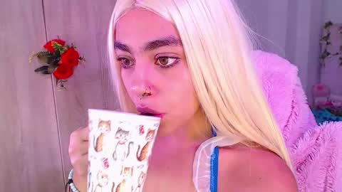 maddiie and clyde online show from 10.05.25