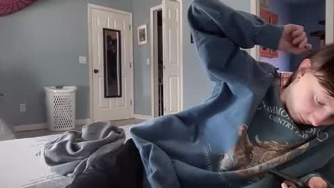 Snapshot of maddlips chatting on 11.28.25 Rat Boy online show from 11.28.25