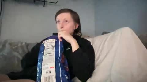 Snapshot of maddlips chatting on 12.16.25 Rat Boy online show from 12.16.25