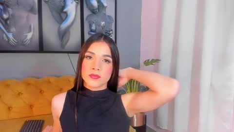 Maddy Moon  online show from 11.05.25