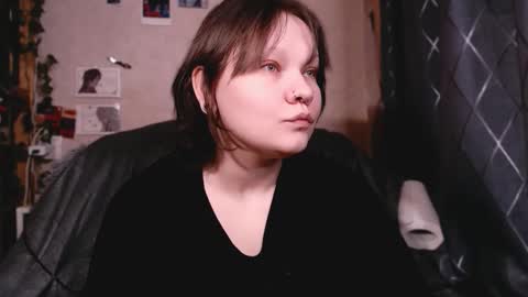 Snapshot of madeintheabyss chatting on 11.28.25 Your cyber girl Ava online show from 11.28.25