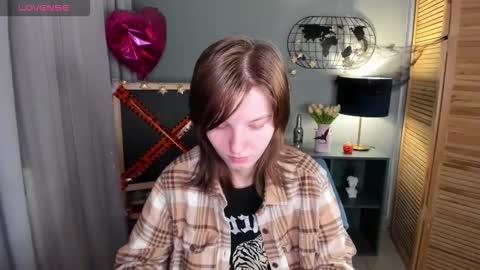 Snapshot of madelaines chatting on 10.21.25 madelaines online show from 10.21.25