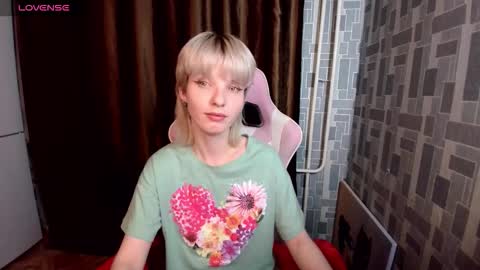 Snapshot of madelaines chatting on 03.08.26 madelaines online show from 03.08.26