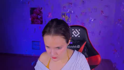 Snapshot of madeline_doll chatting on 11.16.25 Madeline online show from 11.16.25