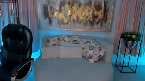 Madeline online show from 02.12.25