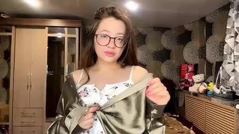 Snapshot of madelinemaylove chatting on 03.12.26 Yoko online show from 03.12.26