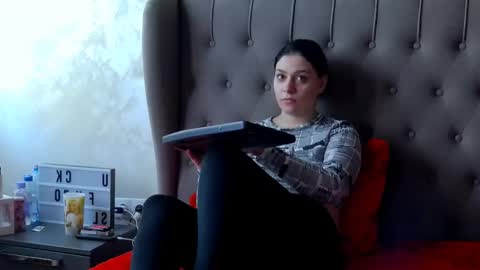 Snapshot of madelynvelure chatting on 12.15.25 madelynvelure online show from 12.15.25