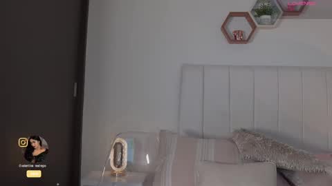 Valentina   1030   530  -  online show from 10.10.25