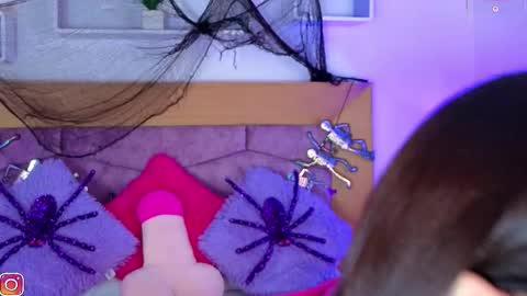    online show from 10.20.25