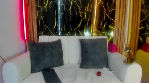 madison_brown23_aws online show from 11.27.25