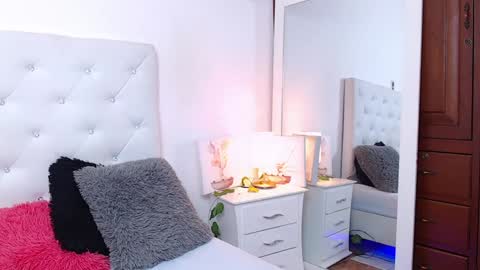 Snapshot of madison_horny69 chatting on 01.28.25 Jenny online show from 01.28.25