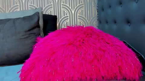   online show from 02.04.25