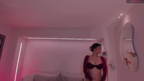 Maddi Collins online show from 10.28.25