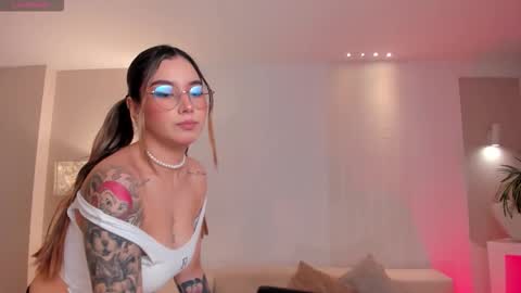 Maddi Collins online show from 11.06.25