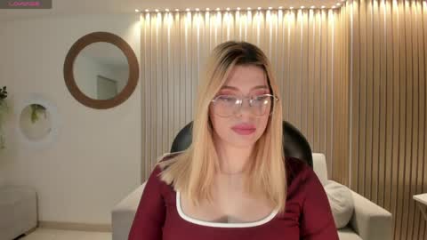Snapshot of madisonkane chatting on 04.22.26 Madison Kane online show from 04.22.26