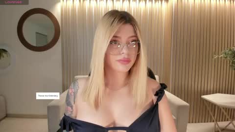 Snapshot of madisonkane chatting on 04.24.26 Madison Kane online show from 04.24.26