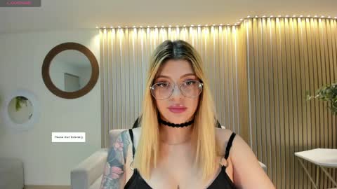 Snapshot of madisonkane chatting on 04.26.26 Madison Kane online show from 04.26.26