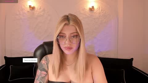 Snapshot of madisonkane chatting on 05.26.26 Madison Kane online show from 05.26.26