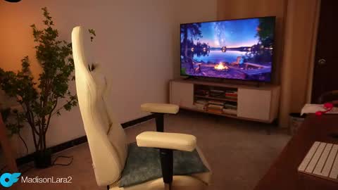 madisonlara online show from 11.08.25